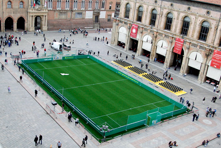 Piazza Maggiore (BO) per ricordare Cevenini